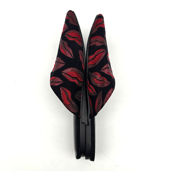 NEW Urban Outfitters Metallic Kiss Lip Print Embroidered Open Back Flats Size 6M - Picture 11 of 16